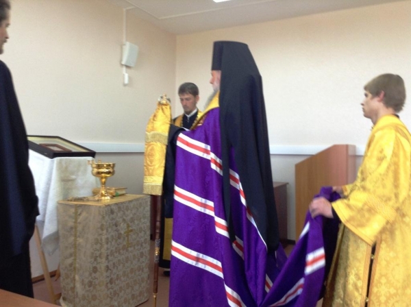 Епископ Василий совершил молебен в перинатальном центре города Котлас.  