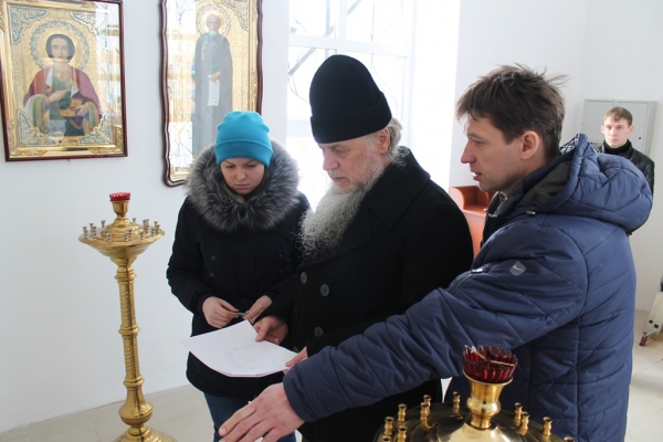 Епископ Василий посетил часовню и духовно-просветительский центр в Котласе