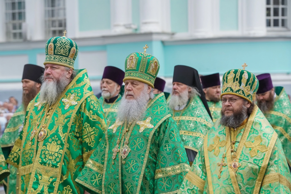 В день памяти прп. Серафима Саровского епископ Василий принял участие в Литургии в Дивеевском монастыре