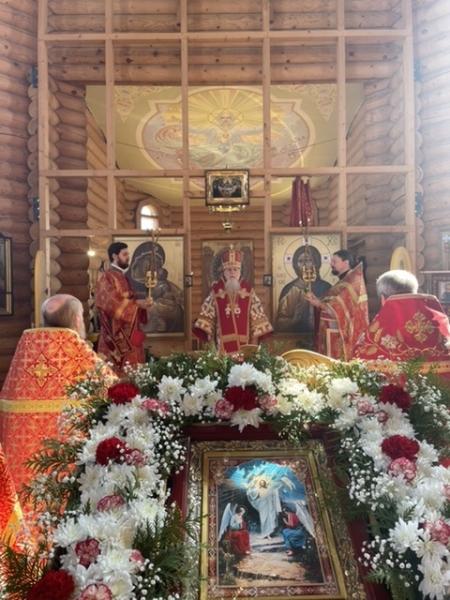 Епископ Василий совершил Божественную литургию в храме св. Иоанна Предтечи д. Заручевская