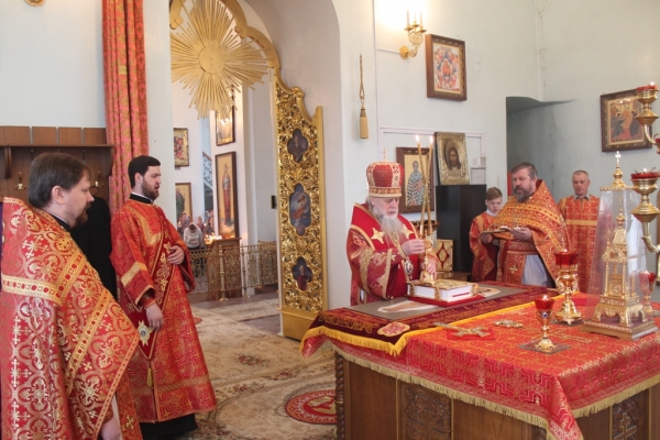 В день памяти вмч. Георгия Победоносца епископ Василий совершил Божественную литургию