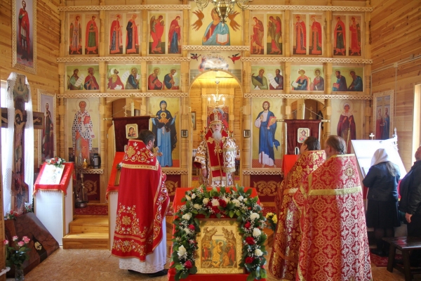 В день памяти свт. Стефана Великопермского епископ Василий совершил Божественную литургию в Каргополе-2