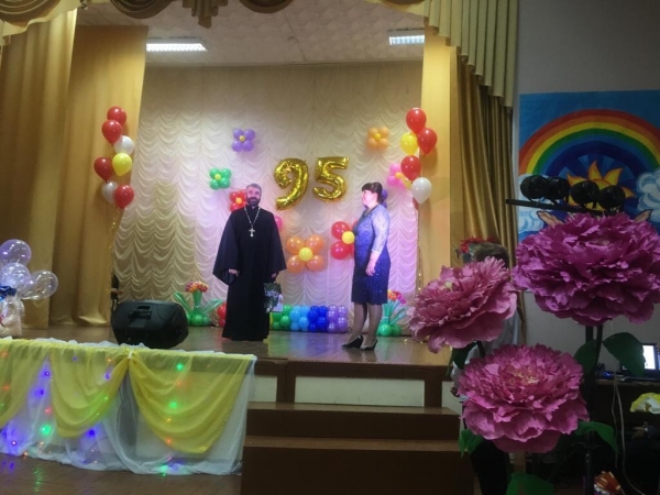 Протоиерей Стефан Яремчук принял участие в мероприятии по случаю 95-летия Вельского детского дома