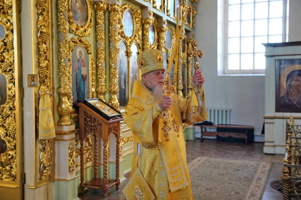 В день памяти свт. Димитрия Ростовского епископ Василий совершил Божественную литургию