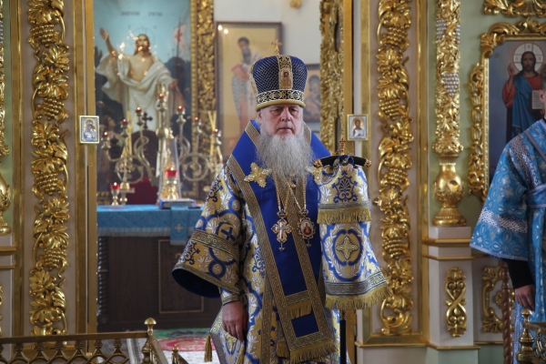 В праздник Успения Пресвятой Богородицы епископ Василий совершил Божественную Литургию 
