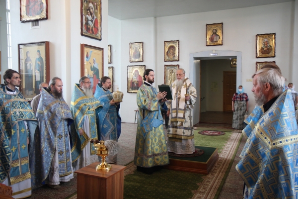 В праздник Боголюбской иконы Божией Матери епископ Василий совершил Божественную литургию