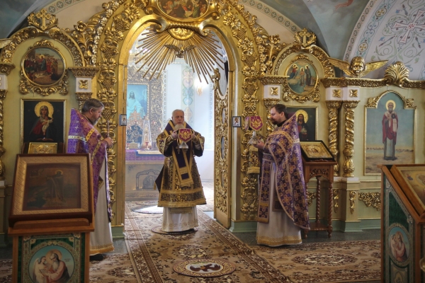Во вторую неделю Великого Поста епископ Василий совершил Божественную литургию в Коряжме