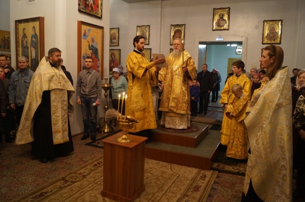 Епископ Василий совершил Всенощное бдение и  Новогодний молебен в Коряжме