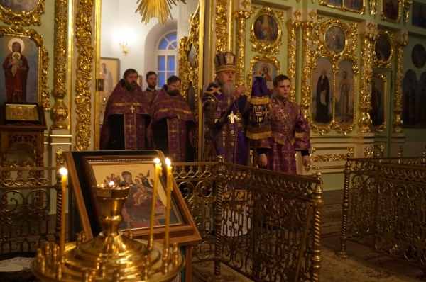 Накануне дня памяти свт. Григория Паламы епископ Василий совершил Всенощное бдение 