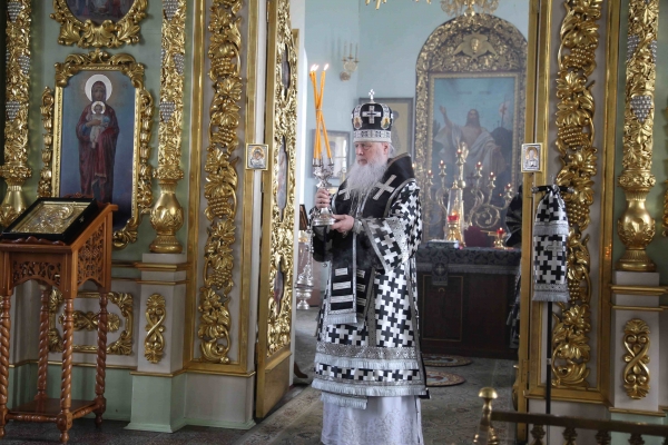 Епископ Василий совершил последнюю Литургию Преждеосвященных Даров в 2024 году