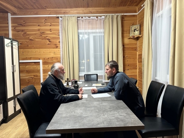 Руководитель молодежного отдела встретился с благочинным Вельского округа
