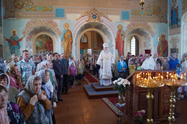 В неделю 7-ю по Пасхе епископ Василий совершил Литургию в храме в честь Владимирской иконы Божией Матери г. Котлас