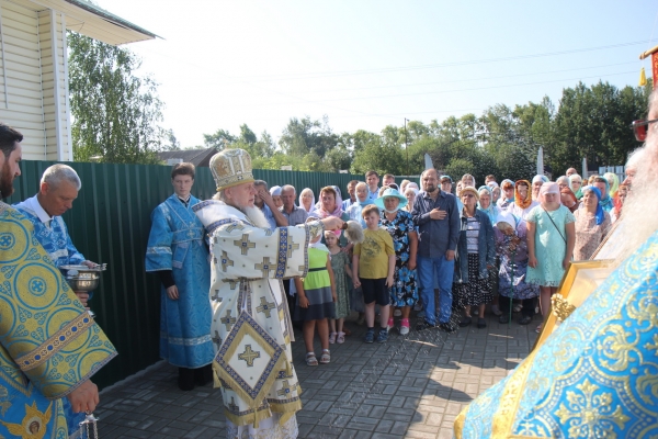 В день памяти Тихвинской иконы Божией Матери епископ Василий совершил Литургию в Вычегодском