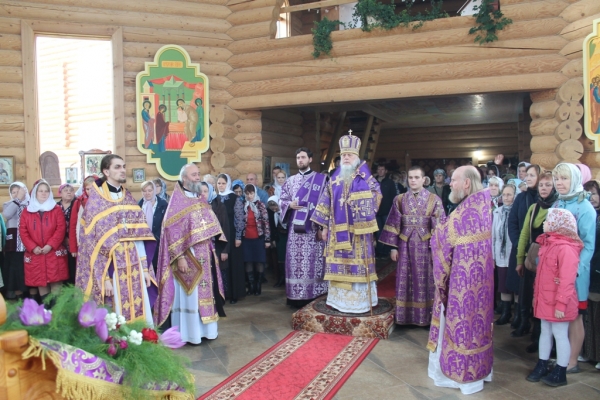 Епископ Василий совершил Божественную литургию в храме святого Иоанна Крестителя д. Шиловская