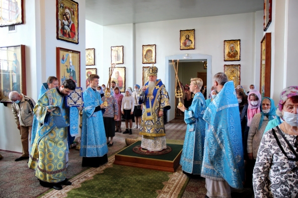 В праздник Успения Пресвятой Богородицы епископ Василий совершил Божественную литургию 