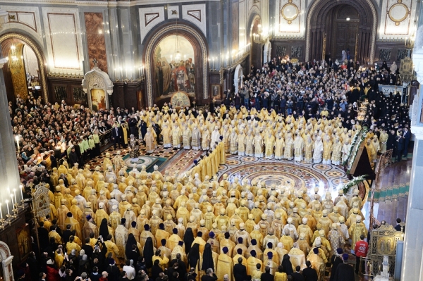 В шестую годовщину интронизации епископ Василий сослужил Божественную литургию Святейшему Патриарху Кириллу в Храме Христа Спасителя