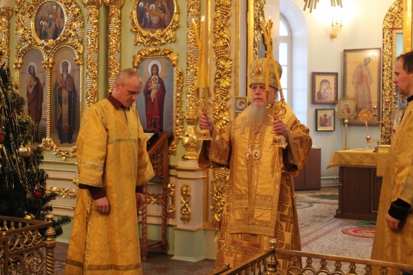 В день памяти святого праведного Иоанна Кронштадтского епископ Василий совершил Литургию в Коряжме
