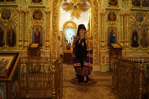 Епископ Василий совершил Всенощное бдение накануне дня памяти  апп. Стахия, Амплия, Урвана, Наркисса, Апеллия и Аристовула