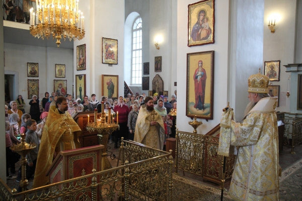 В день памяти прп. Илариона Великого епископ Василий совершил Божественную литургию в Коряжме