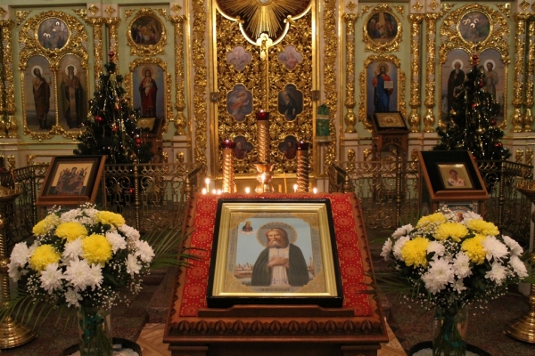 Епископ Василий совершил Всенощное бдение накануне дня памяти прп. Серафима Саровского