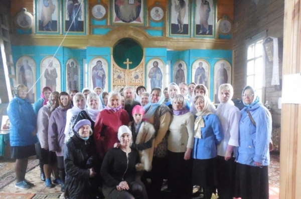 Вокальная группа «Благая весть» посетила храм Святого Духа в Юхнево
