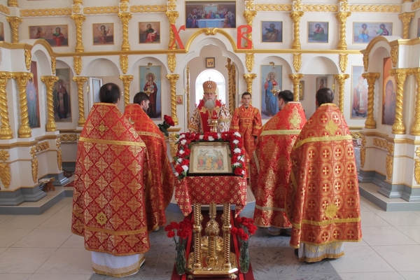 В Четверг Светлой Седмицы епископ Василий совершил Божественную литургию в Никольске