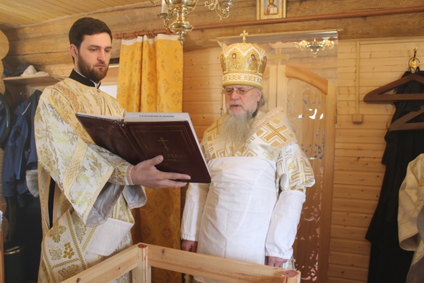 Епископ Василий совершил Чин великого освящения храма в д. Пакшеньга