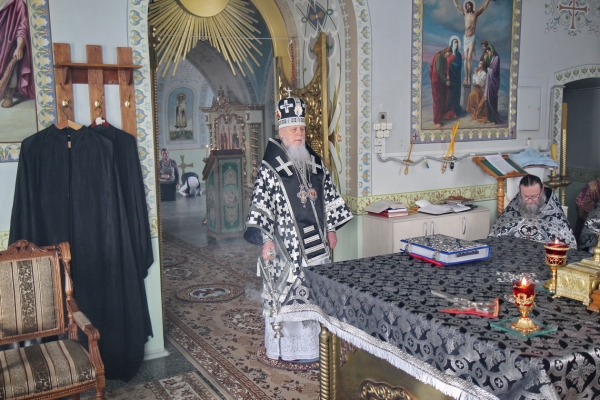 В среду 3-й седмицы Великого Поста епископ Василий совершил Литургию Преждеосвященных Даров в Коряжме