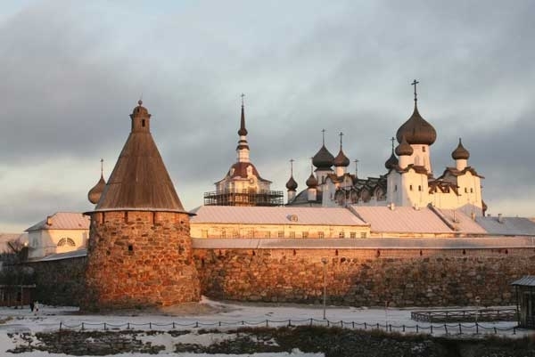 Молебен в поддержку антисектантского закона совершили в Соловецком монастыре