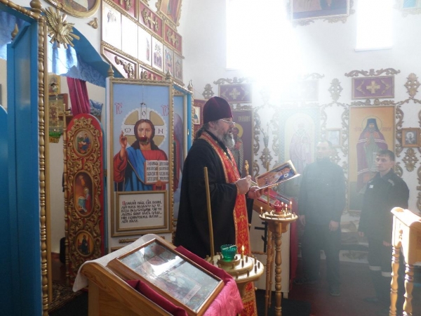 В дни празднования Святой Пасхи священник посетил Котласскую колонию