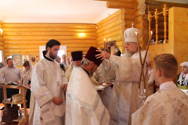 Епископ Василий освятил храм Святой Троицы в с. Верхняя Тойма