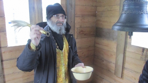 В храме Казанской иконы Божией Матери д. Лимь освящены колокола