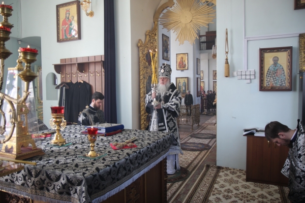 Последнюю Литургию Преждеосвященных Даров в 2019 году епископ Василий совершил в Коряжме