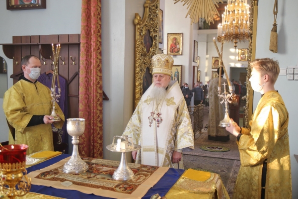 В неделю пред Богоявлением епископ Василий совершил Божественную литургию в Коряжме