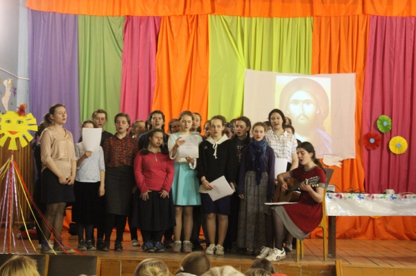 Студенты Свято-Димитриевского училища сестер милосердия выступили с концертами в Няндомском районе