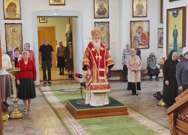 В день Усекновения главы Иоанна Крестителя епископ Василий совершил Божественную литургию в Коряжме