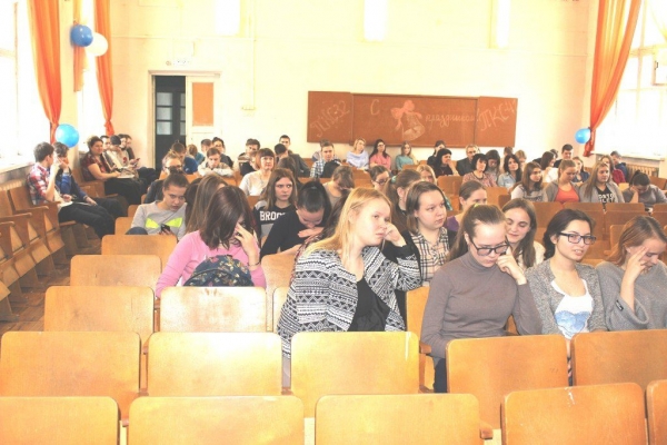 Вокальная группа «Благая весть» выступила перед студенческой аудиторией Вельского индустриального техникума