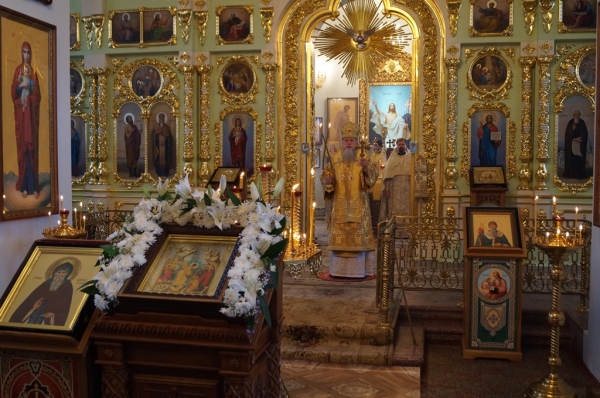 Епископ Василий совершил Божественную литургию в день памяти прп. Амвросия Оптинского