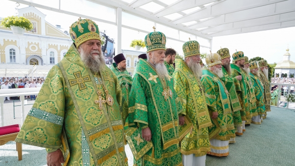 В день памяти преподобного Серафима Саровского в Свято-Троицком Серафимо-Дивеевском монастыре совершена праздничная Божественная литургия