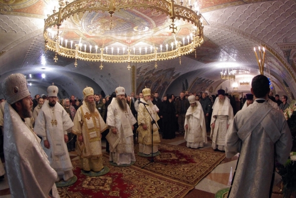 Епископ Василий сослужил митрополиту Георгию Божественную литургию в новоосвященном приделе Благовещенского собора Дивеевского монастыря