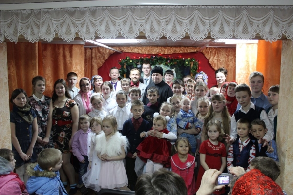 Воспитанники Кулойской Воскресной школы организовали Пасхальный концерт