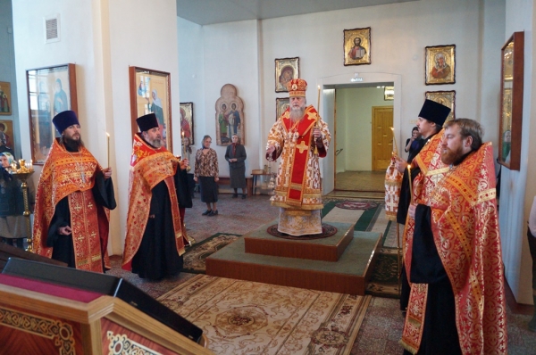 Накануне Преполовения Пятидесятницы епископ Василий совершил Всенощное бдение в Свято-Лонгиновом храме