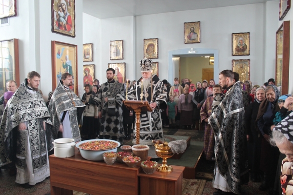 Епископ Василий возглавил Божественную литургию в Престольный Праздник в Коряжме