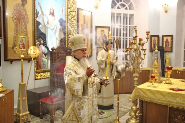 Накануне недели 21-й по Пятидесятнице епископ Василий совершил Всенощное бдение