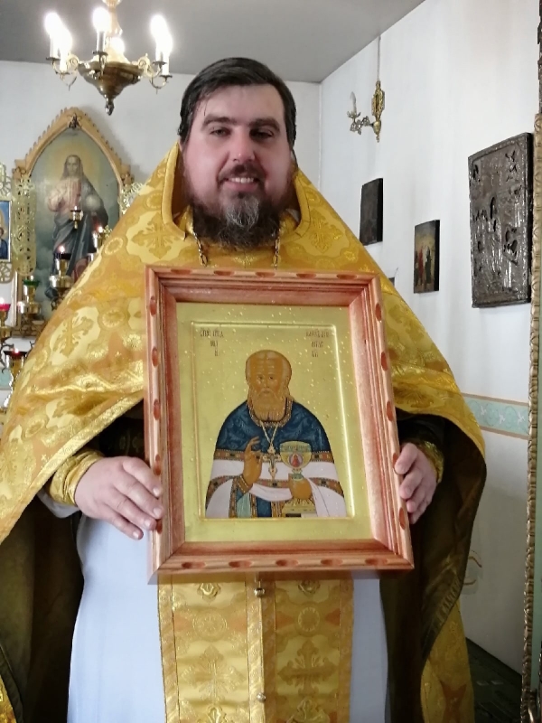 Храму прп. Серафима Саровского в Коноше подарили писанную икону праведного Иоанна Кронштадтского