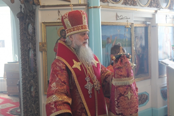 В Престольный праздник епископ Василий совершил Божественную литургию в Вилегодске