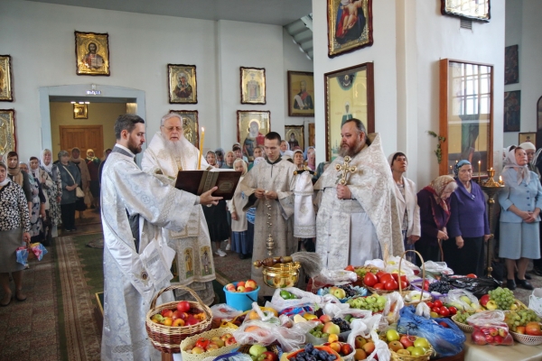 В праздник Преображения Господня епископ Василий совершил Божественную литургию в Коряжме