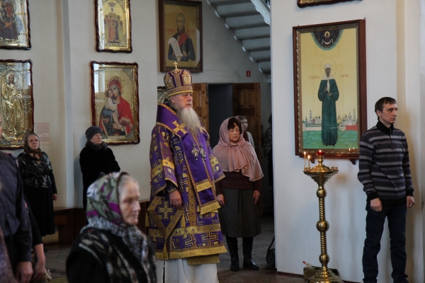 В день памяти блж. Матроны Московской епископ Василий совершил Божественную литургию