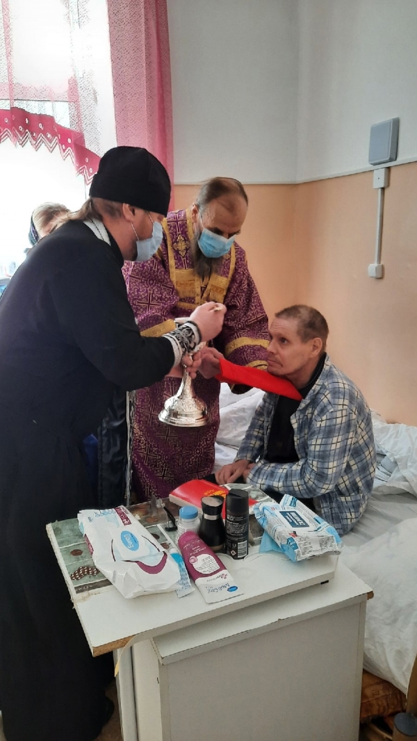 Дом-интернат для инвалидов в Няндоме посетил священник