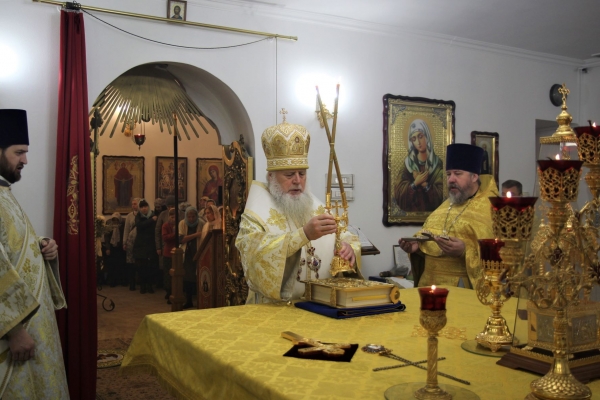 В Неделю 20-ю по Пятидесятнице епископ Василий совершил Божественную литургию в Котласе